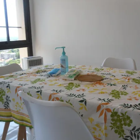 Nocleg ze śniadaniem Superbe En Coloc Dans Un Appt De 88m2 A 200m Des Remparts Awinion